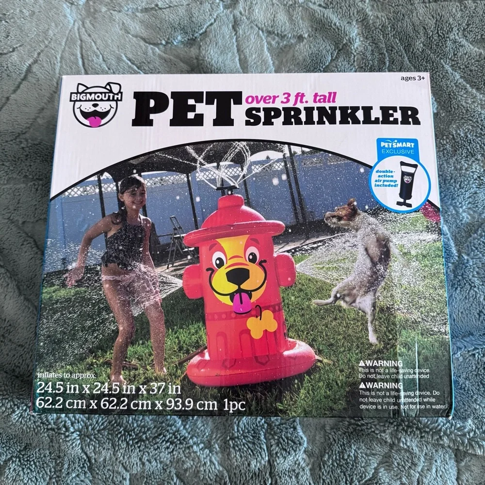 BIGMOUTH INC. MINI PET FIRE HYDRANT SPRINKLER NWT